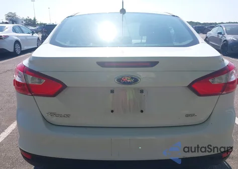 2012 Ford Focus Sel z USA, uszkodzony, nr VIN 1FAHP3H26CL223805